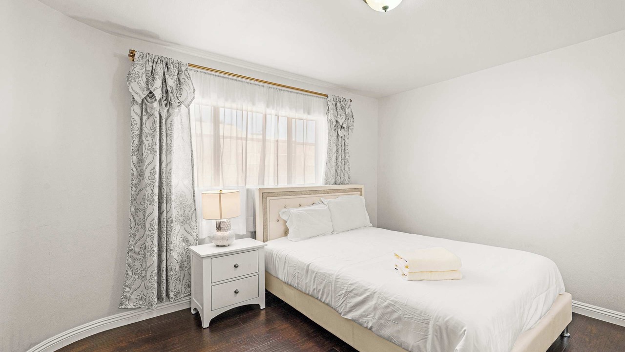 Photo of Bedroom in East Pasadena