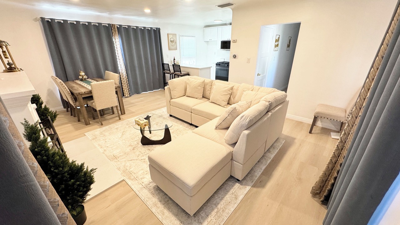 Photo of Livingroom in Whittier