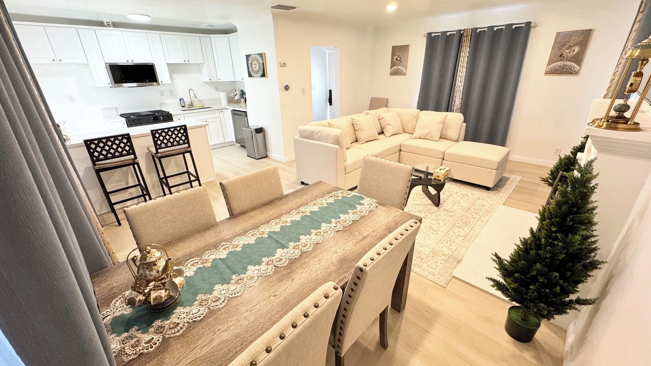 Photo of Livingroom in Whittier