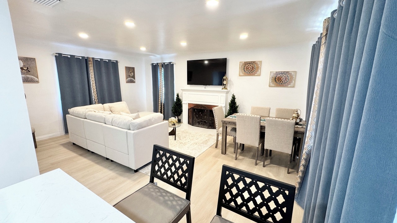 Photo of Livingroom in Whittier