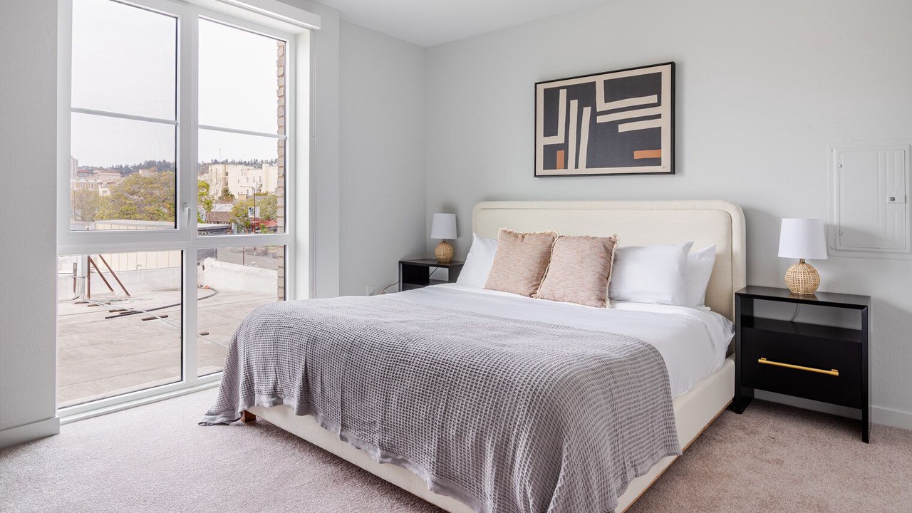 Photo of Bedroom in Downtown Berkeley