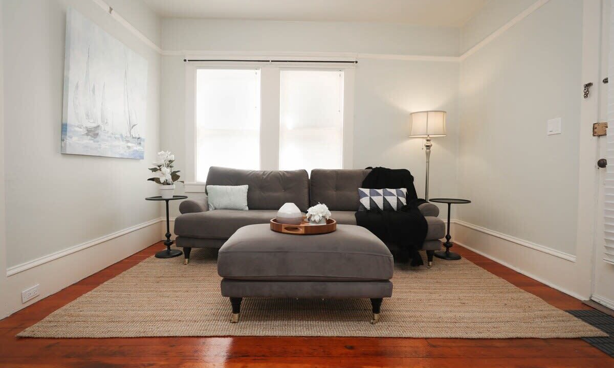 Photo of Livingroom in Piedmont Avenue