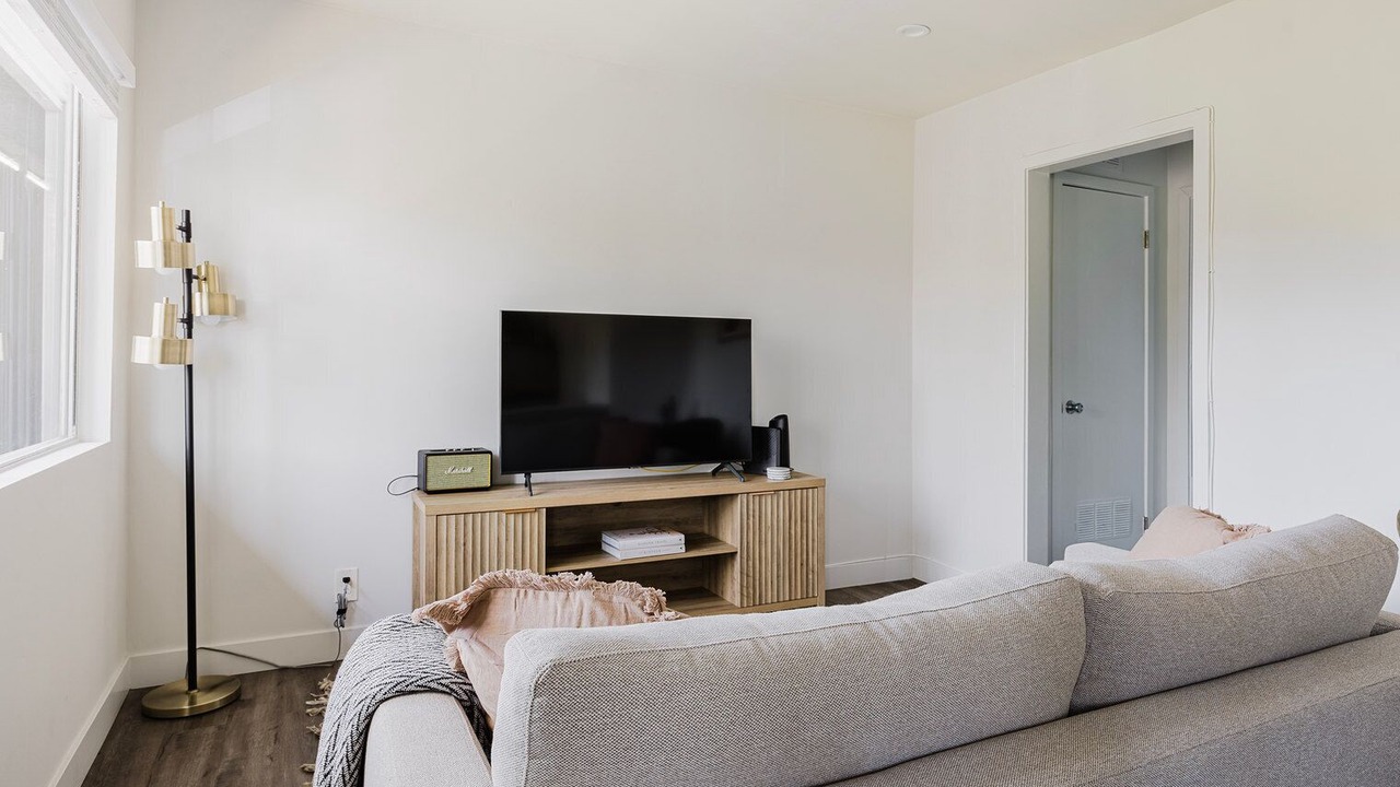 Photo of Livingroom in Culver - West