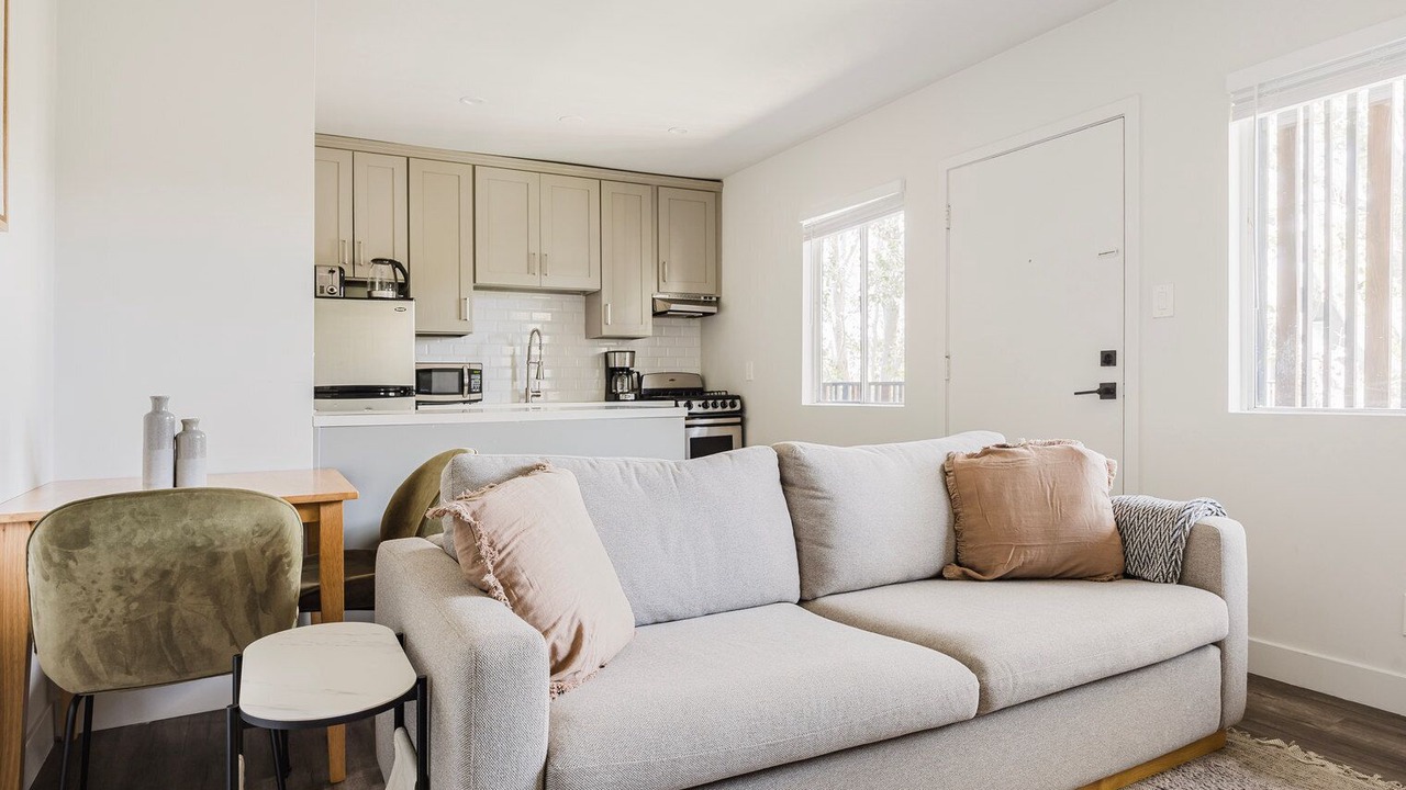 Photo of Livingroom in Culver - West