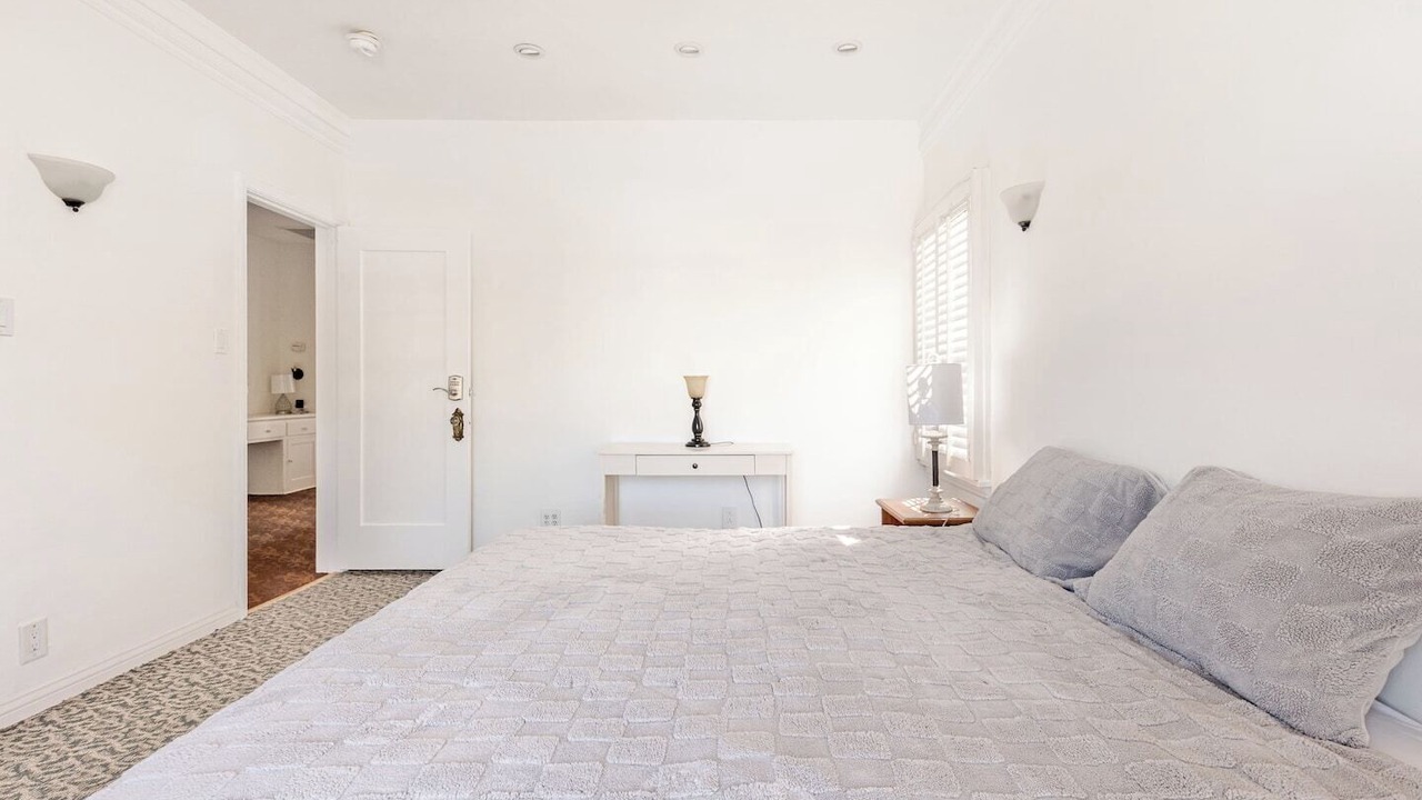 Photo of Bedroom in Mid-Wilshire