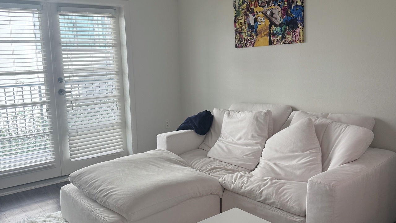Photo of Livingroom in Downtown
