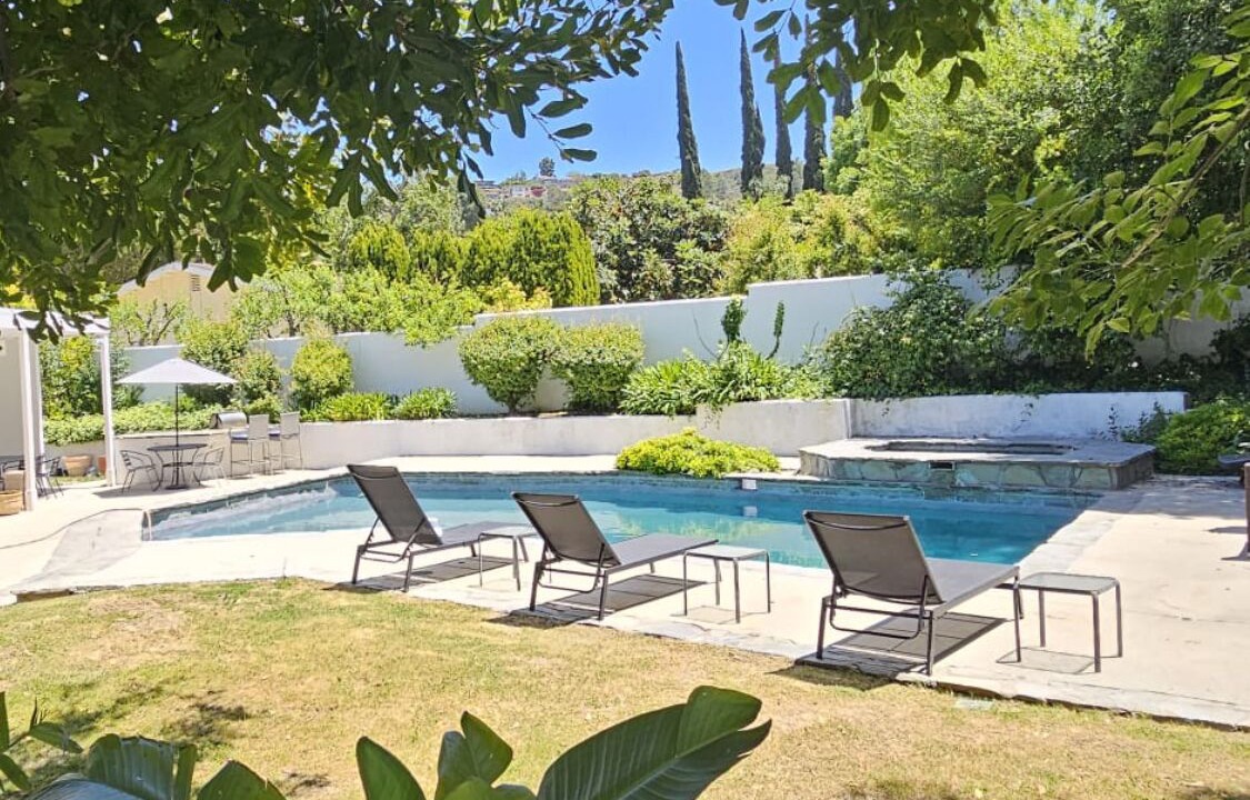 Photo of Outdoor in Woodland Hills