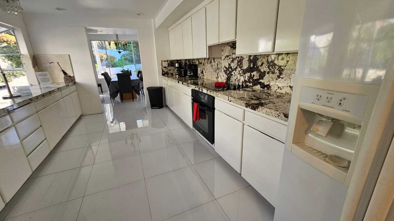 Photo of Kitchen in Woodland Hills