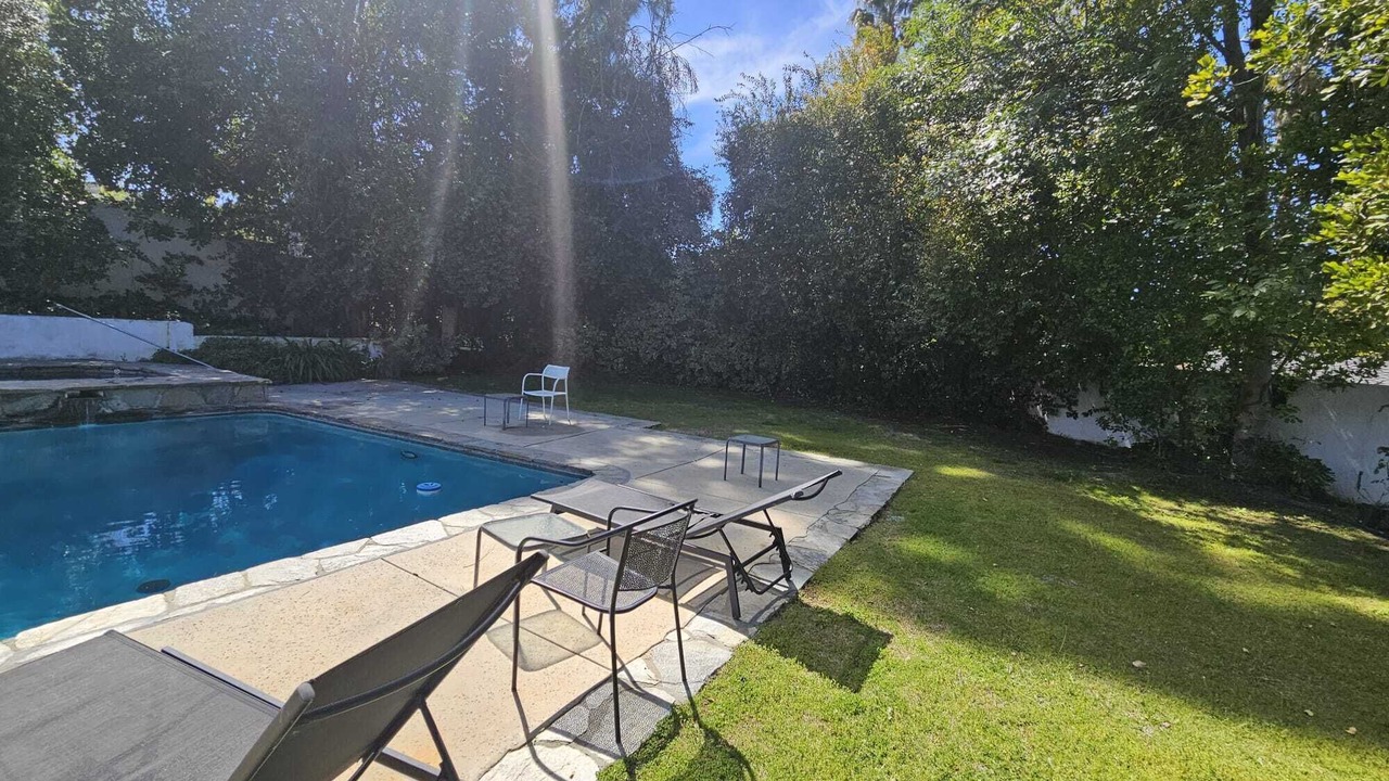 Photo of Outdoor in Woodland Hills