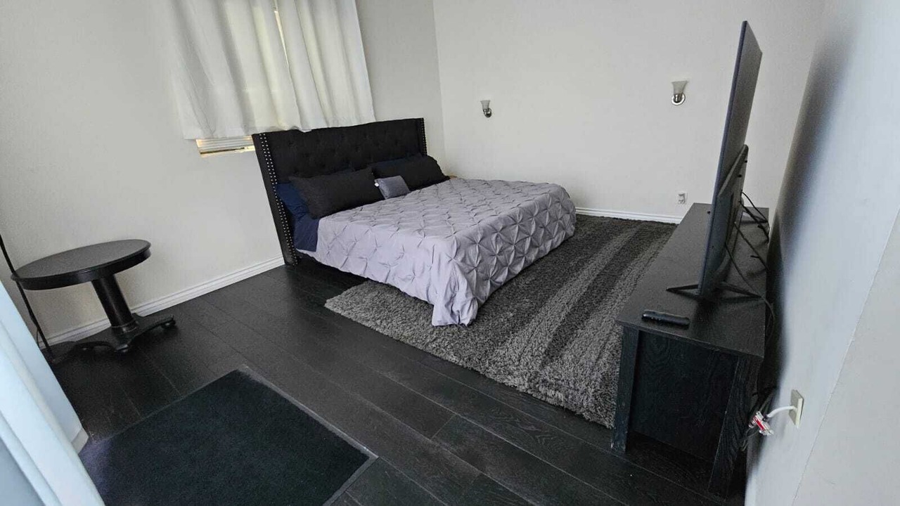 Photo of Bedroom in Woodland Hills