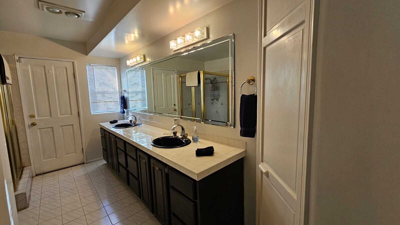 Photo of Bathroom in Woodland Hills