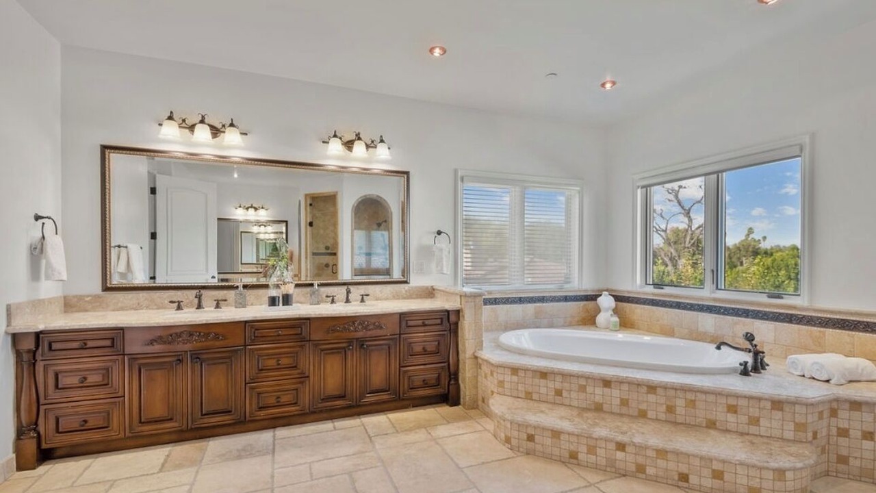 Photo of Bathroom in Tarzana