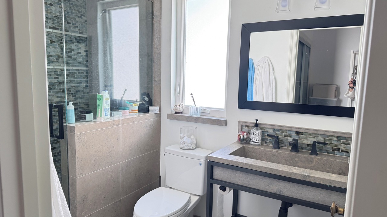Photo of Bathroom in Corona del Mar