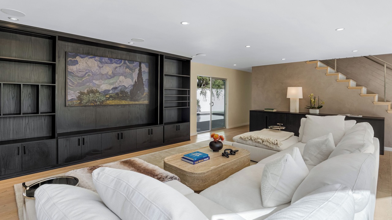 Photo of Others in Hollywood Hills West