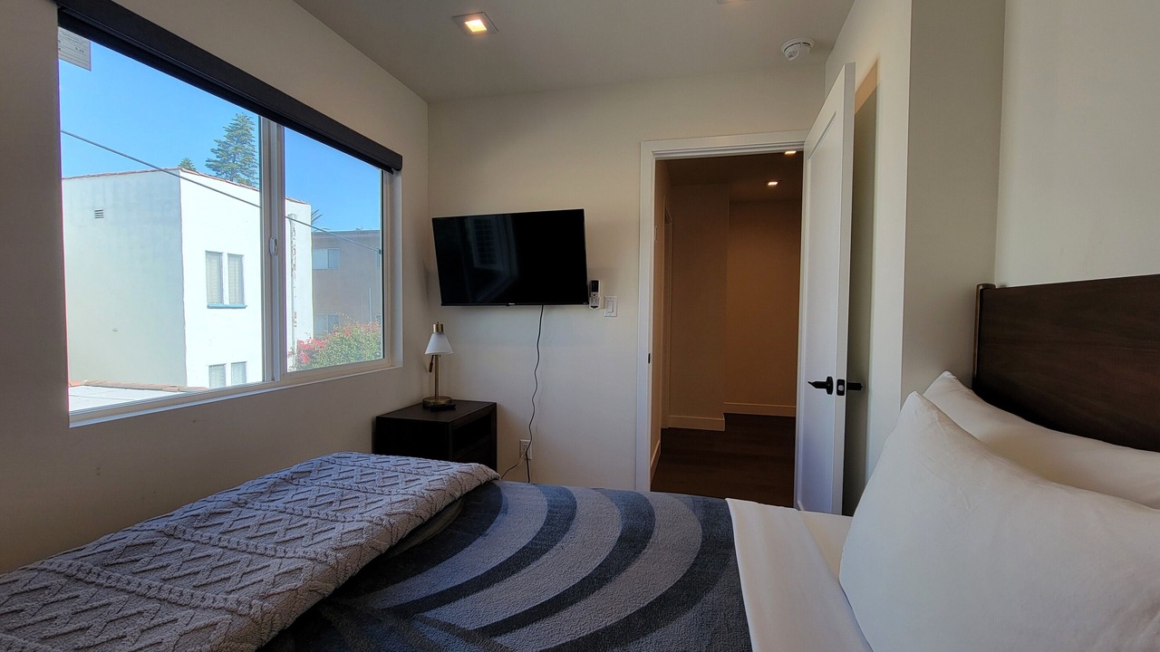 Photo of Bedroom in Pico - Robertson