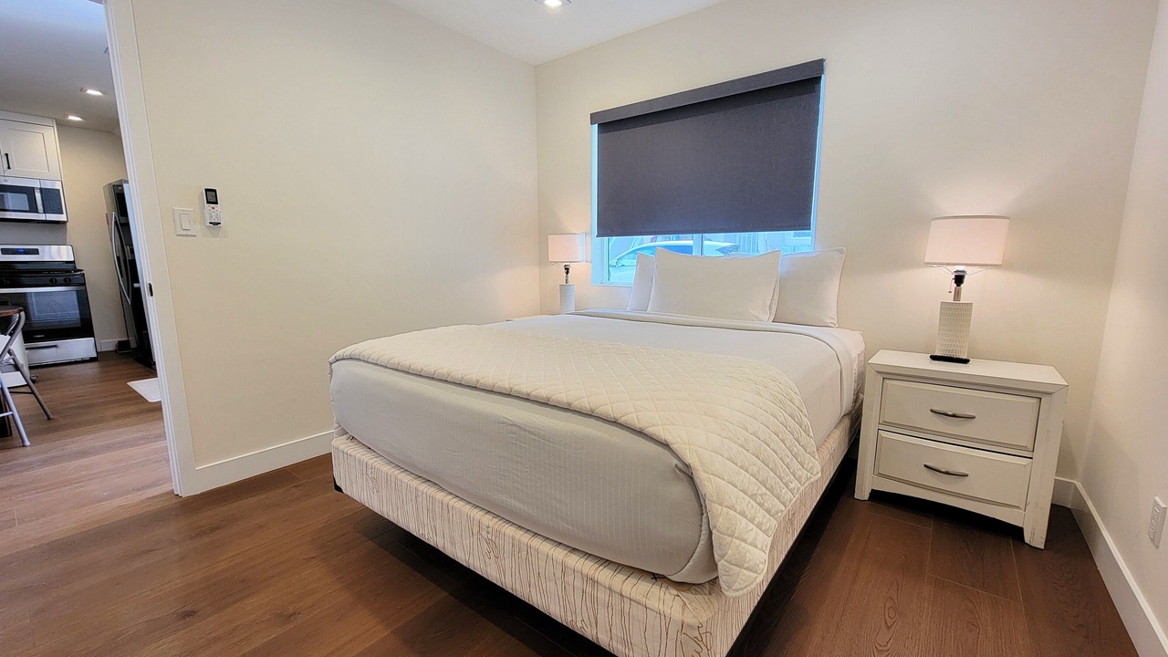 Photo of Bedroom in Pico - Robertson