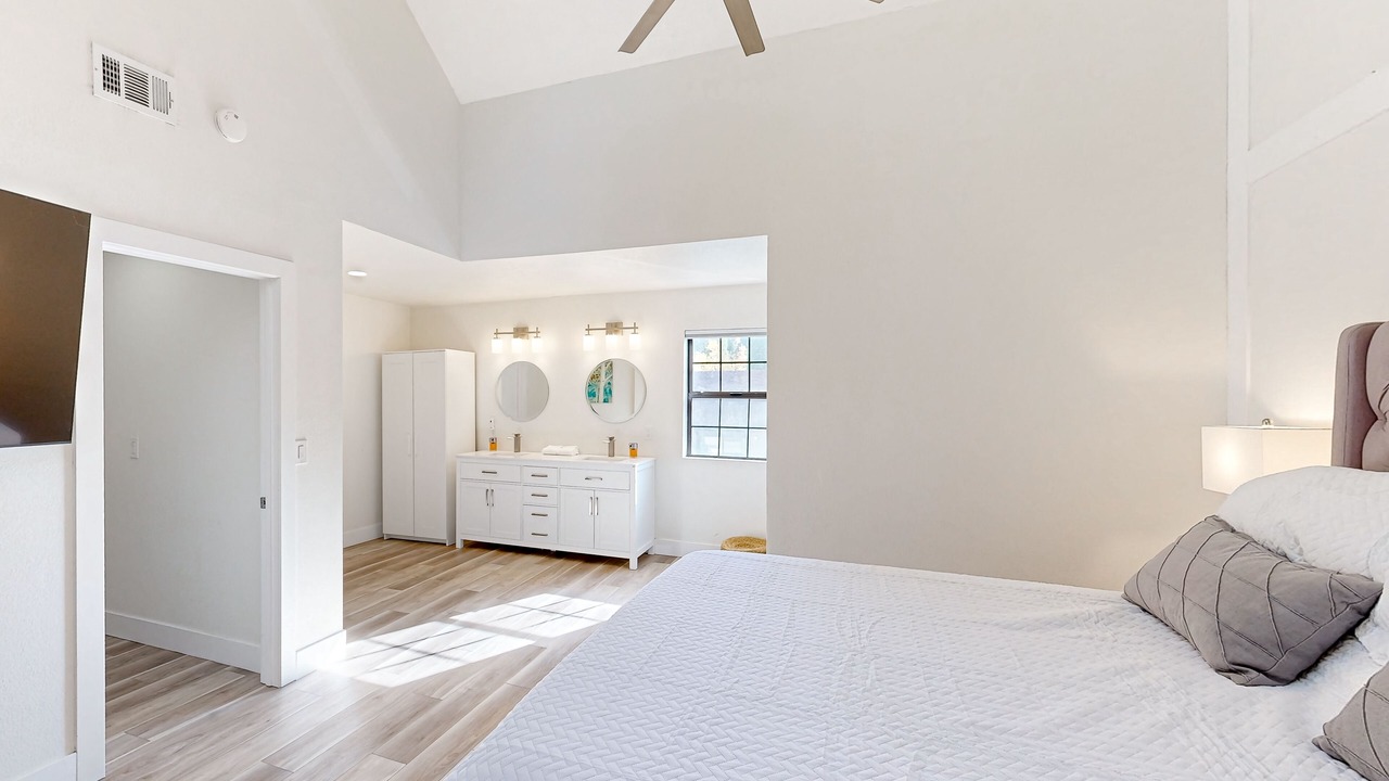 Photo of Bedroom in Lake Arrowhead