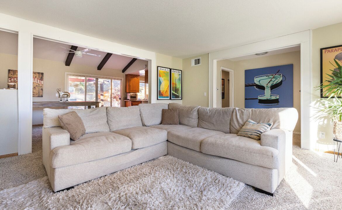 Photo of Livingroom in Canyon Country