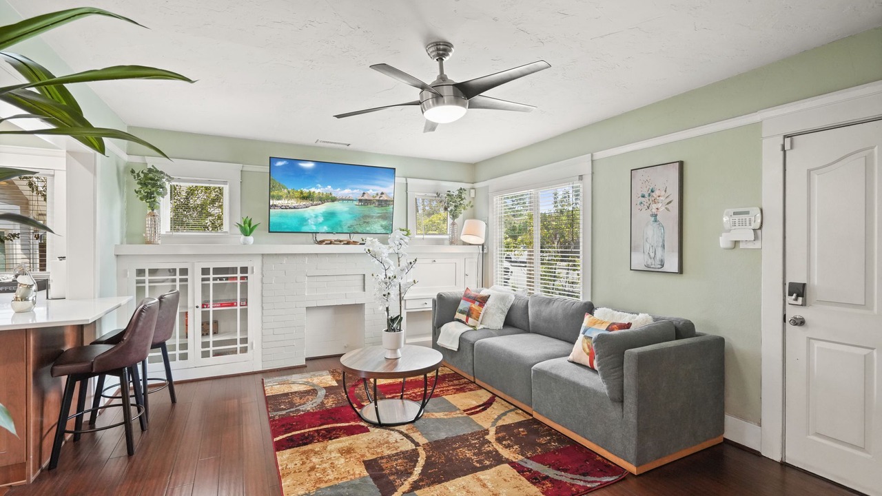 Photo of Livingroom in Belmont Heights