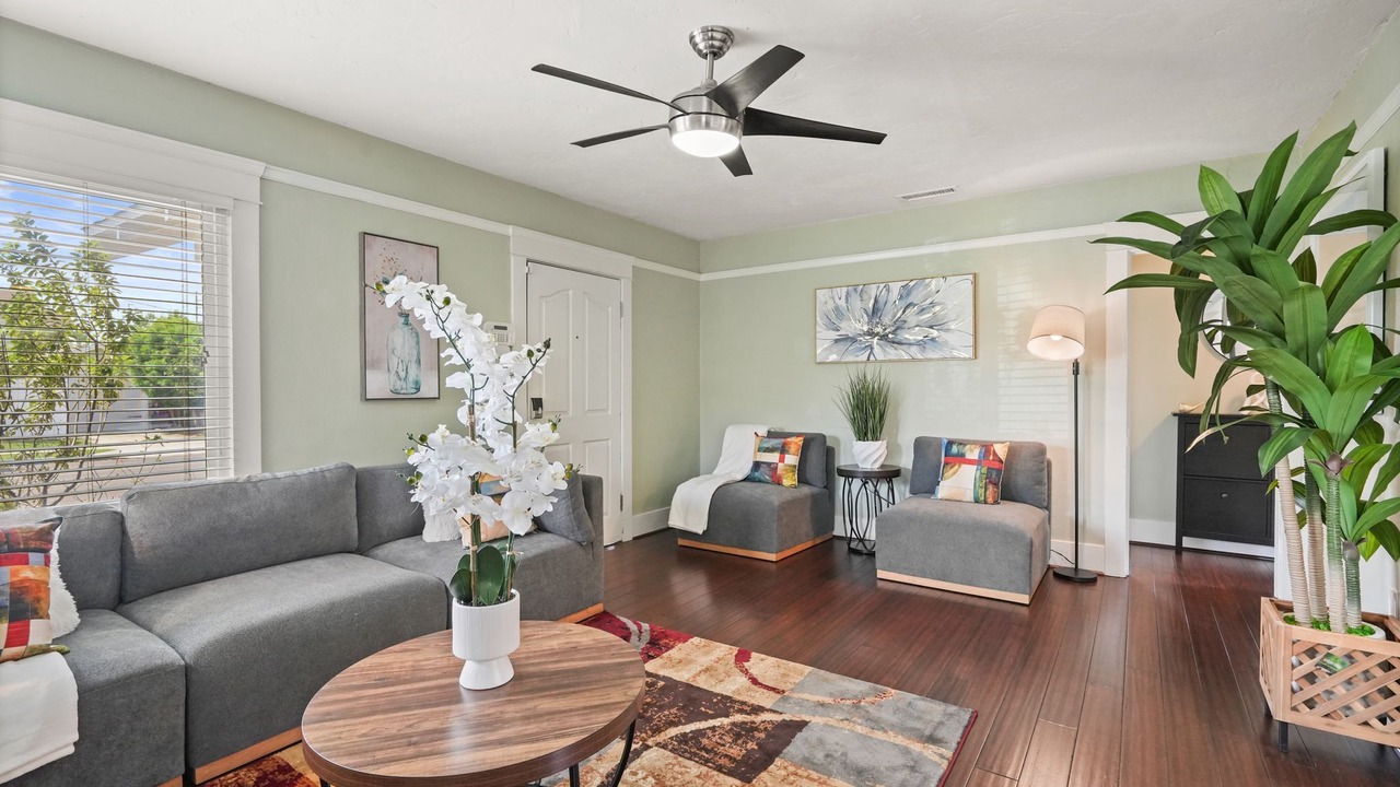 Photo of Livingroom in Belmont Heights
