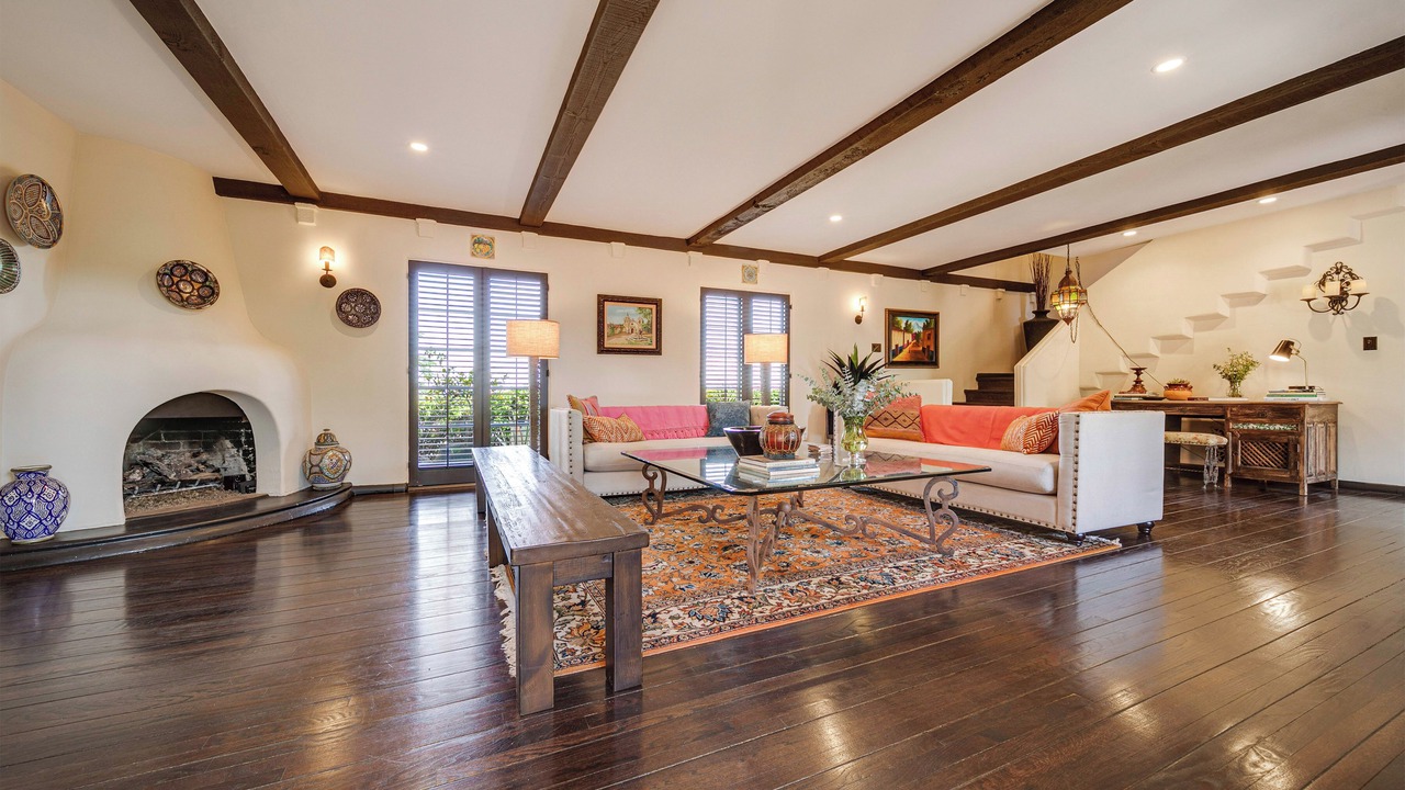 Photo of Livingroom in Rossmoyne