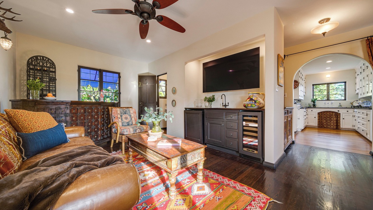 Photo of Livingroom in Rossmoyne