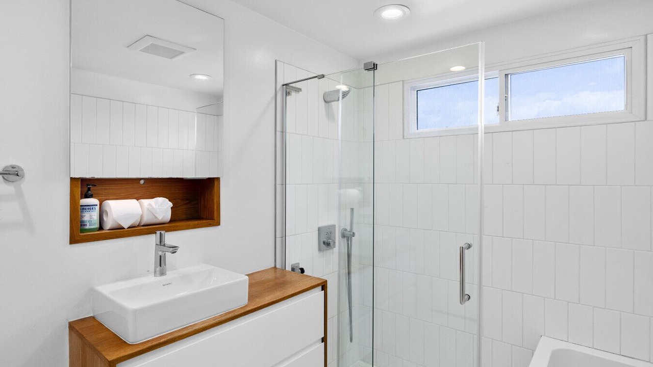 Photo of Bathroom in Los Feliz