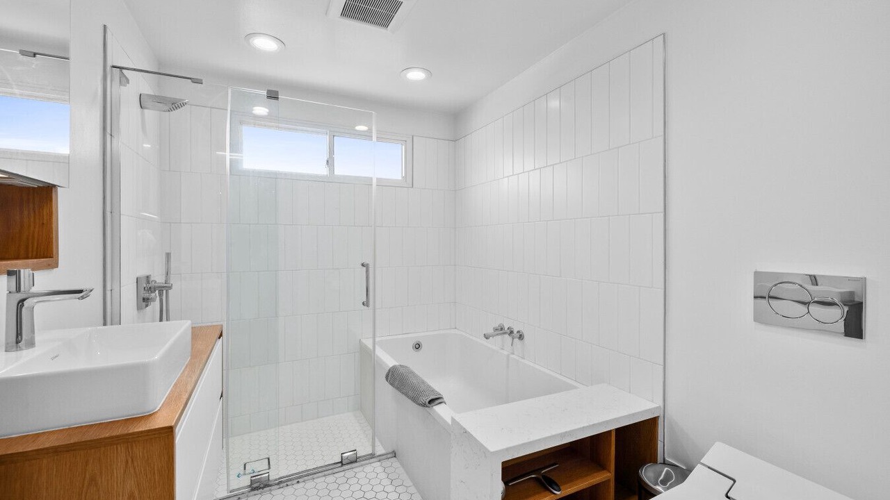 Photo of Bathroom in Los Feliz