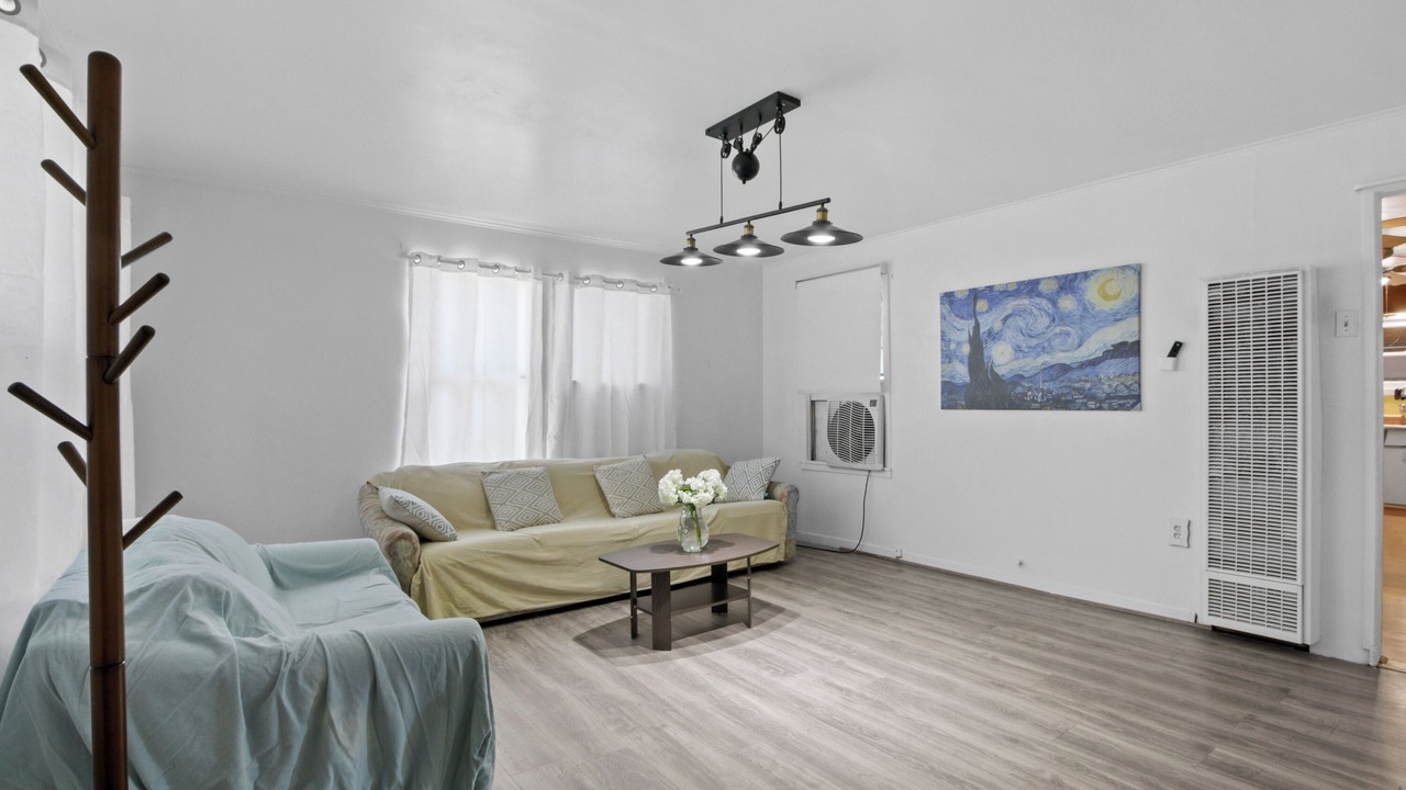 Photo of Livingroom in Ontario