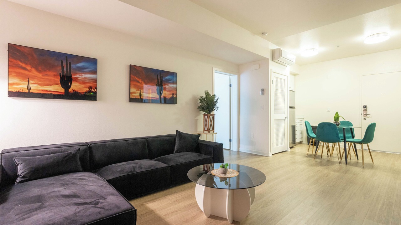 Photo of Livingroom in Downtown