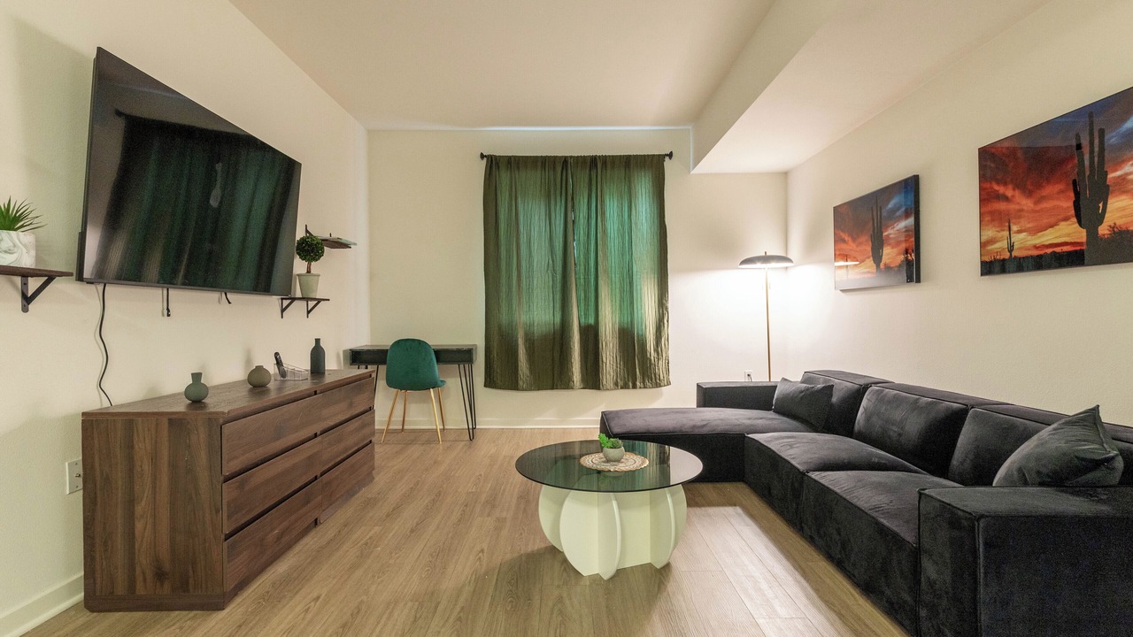 Photo of Livingroom in Downtown