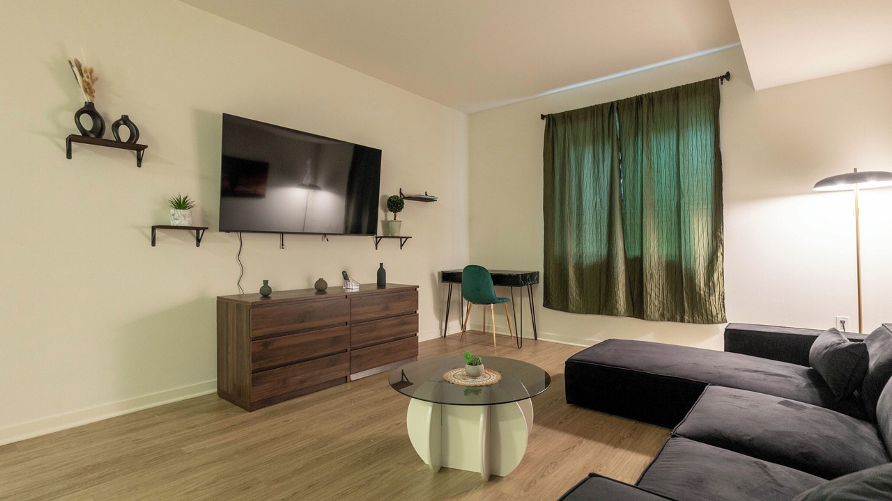 Photo of Livingroom in Downtown
