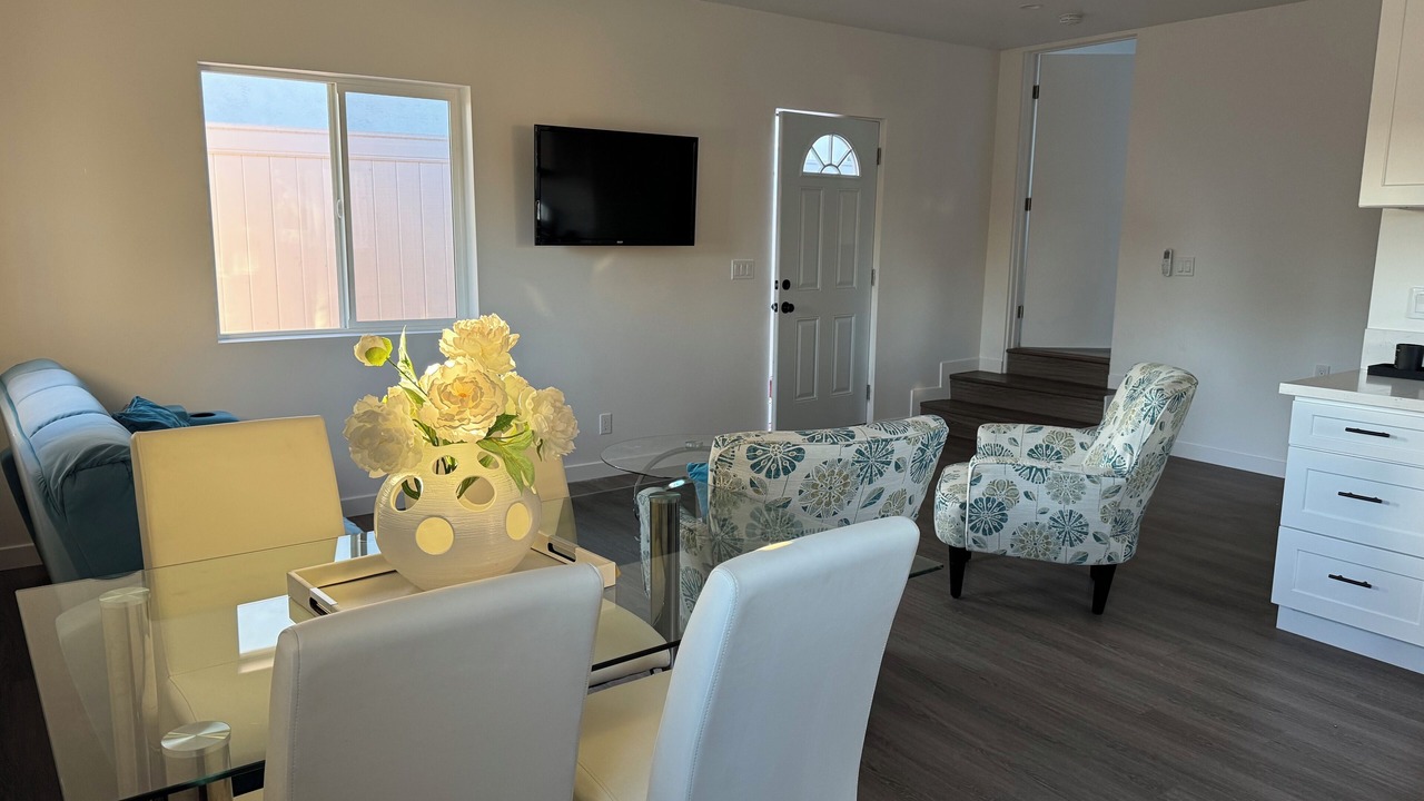 Photo of Livingroom in Chatsworth