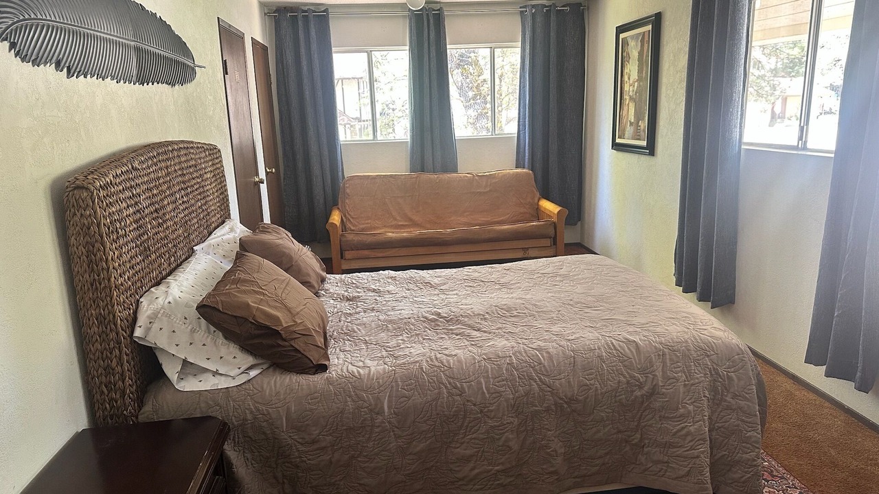 Photo of Bedroom in Lakehead-Lakeshore