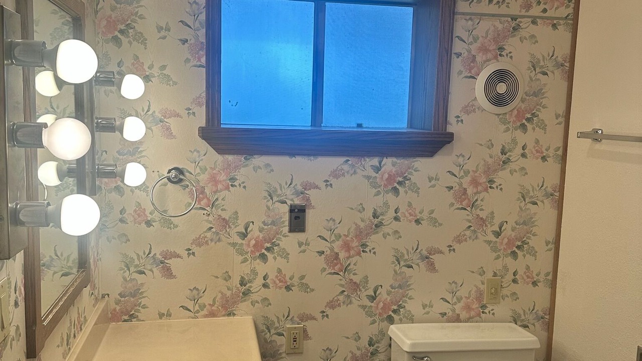 Photo of Bathroom in Lakehead-Lakeshore