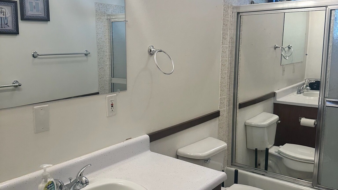 Photo of Bathroom in Lakehead-Lakeshore