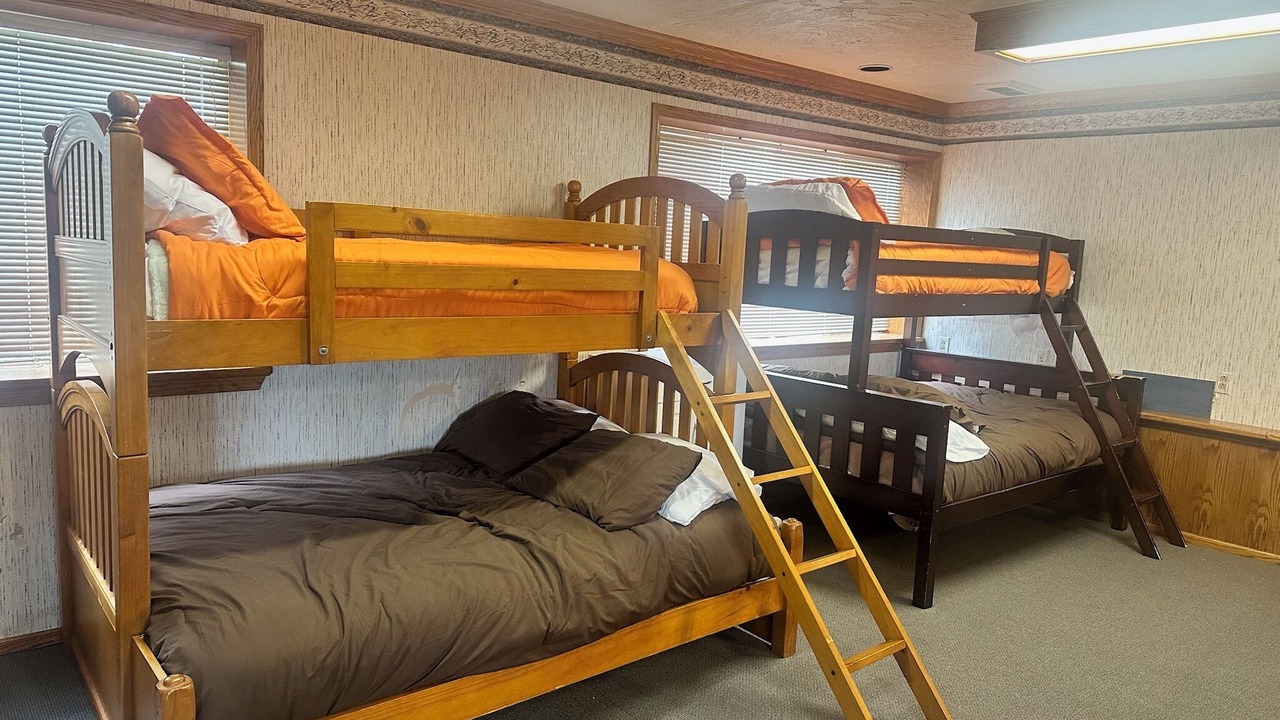 Photo of Bedroom in Lakehead-Lakeshore
