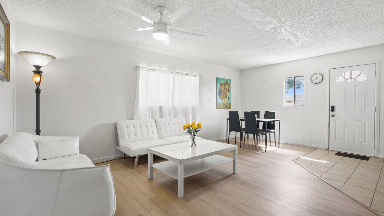 Photo of Livingroom in Ontario