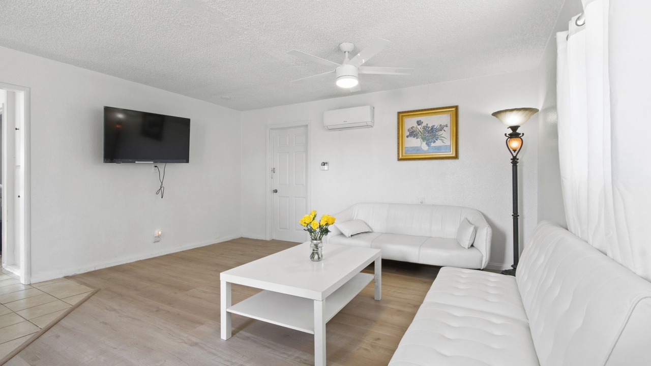 Photo of Livingroom in Ontario