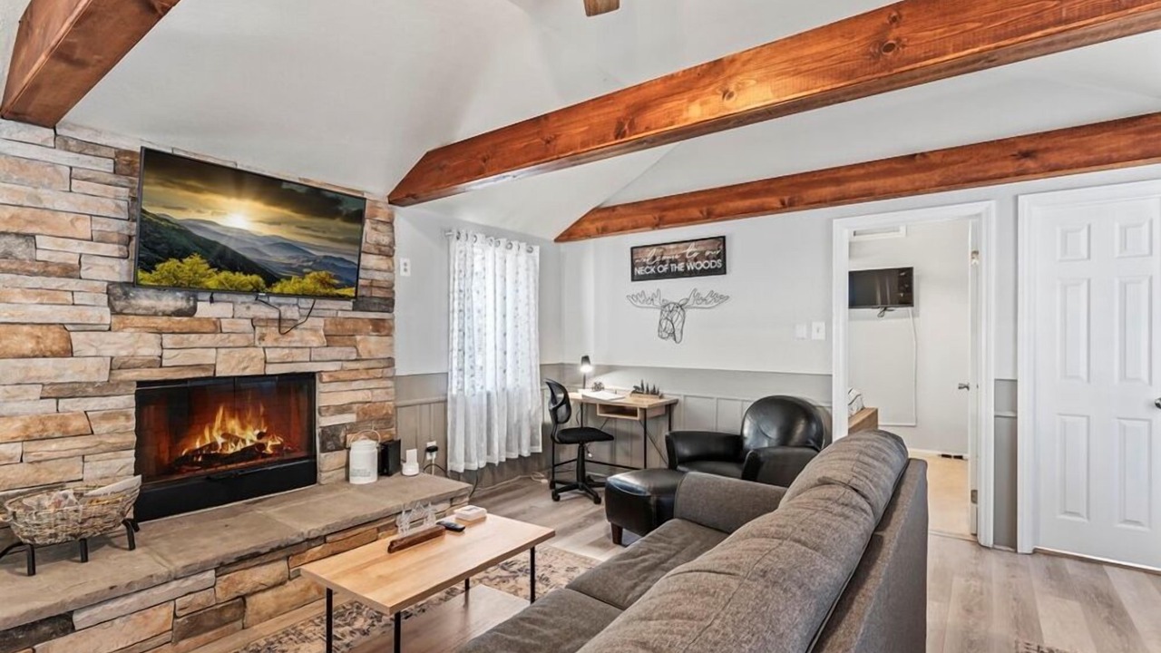 Photo of Livingroom in Twin Peaks