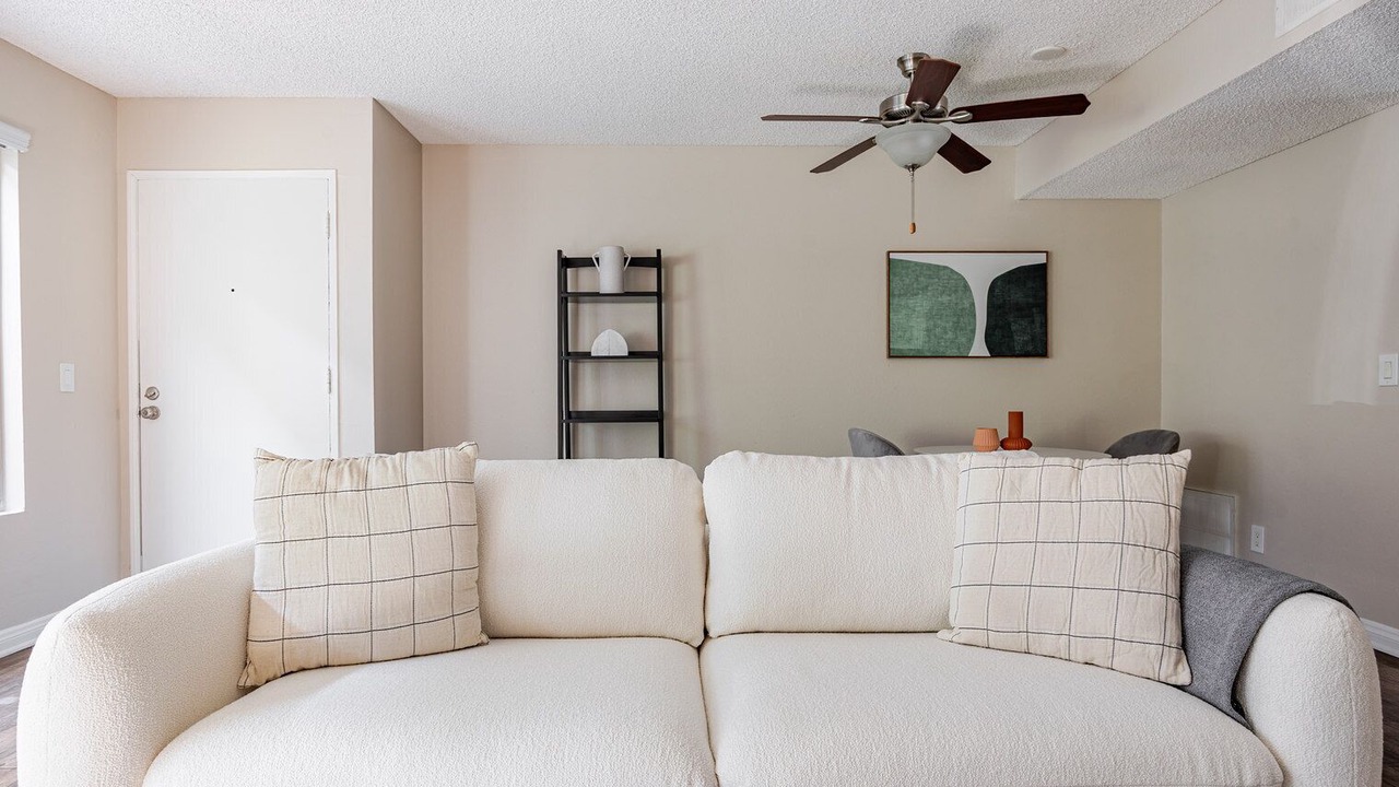 Photo of Livingroom in Downtown