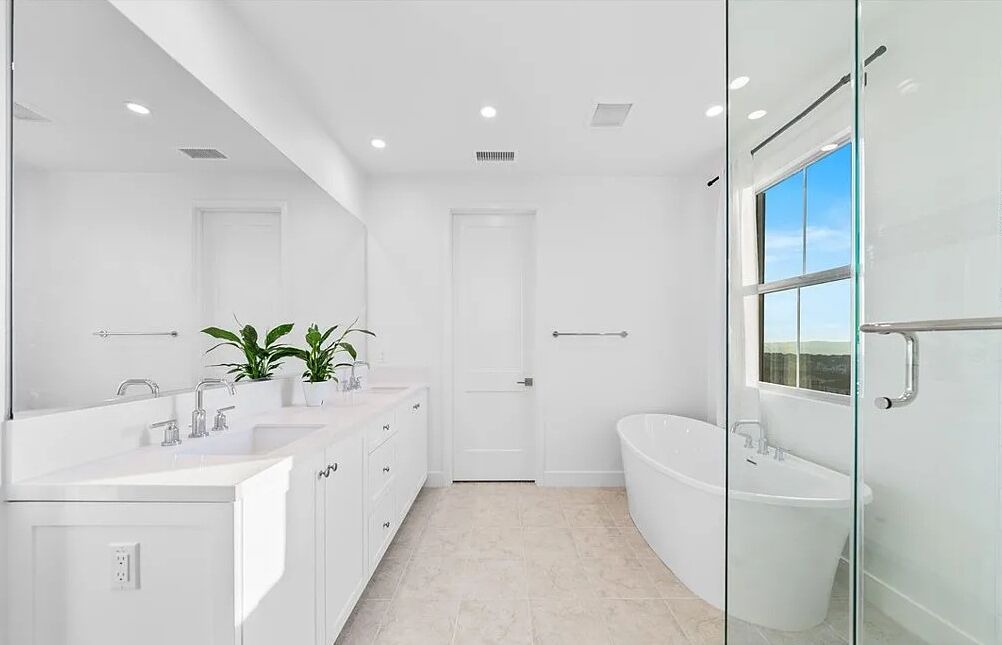 Photo of Bathroom in Portola Springs