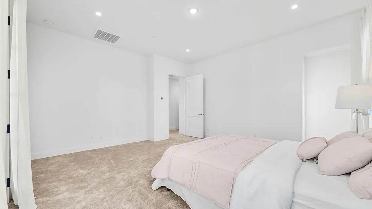 Photo of Bedroom in Portola Springs