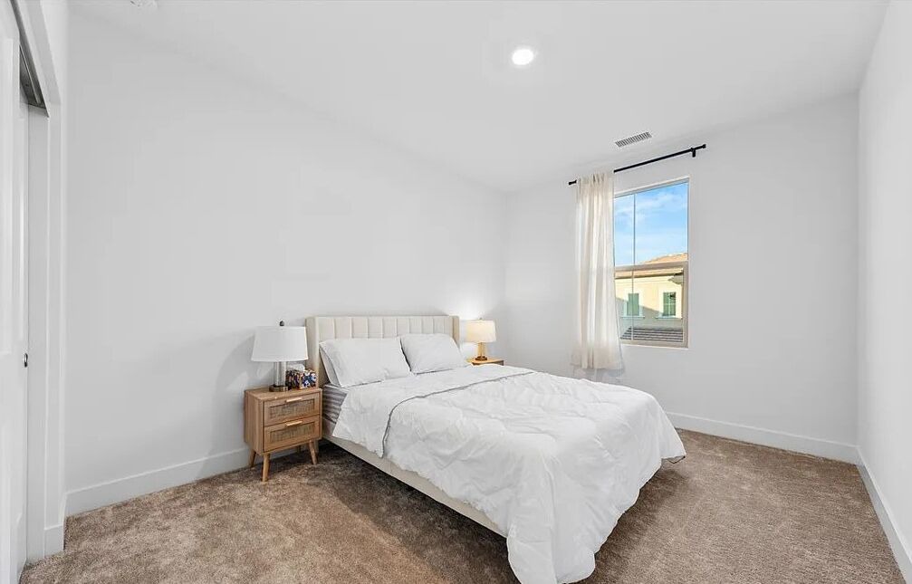 Photo of Bedroom in Portola Springs