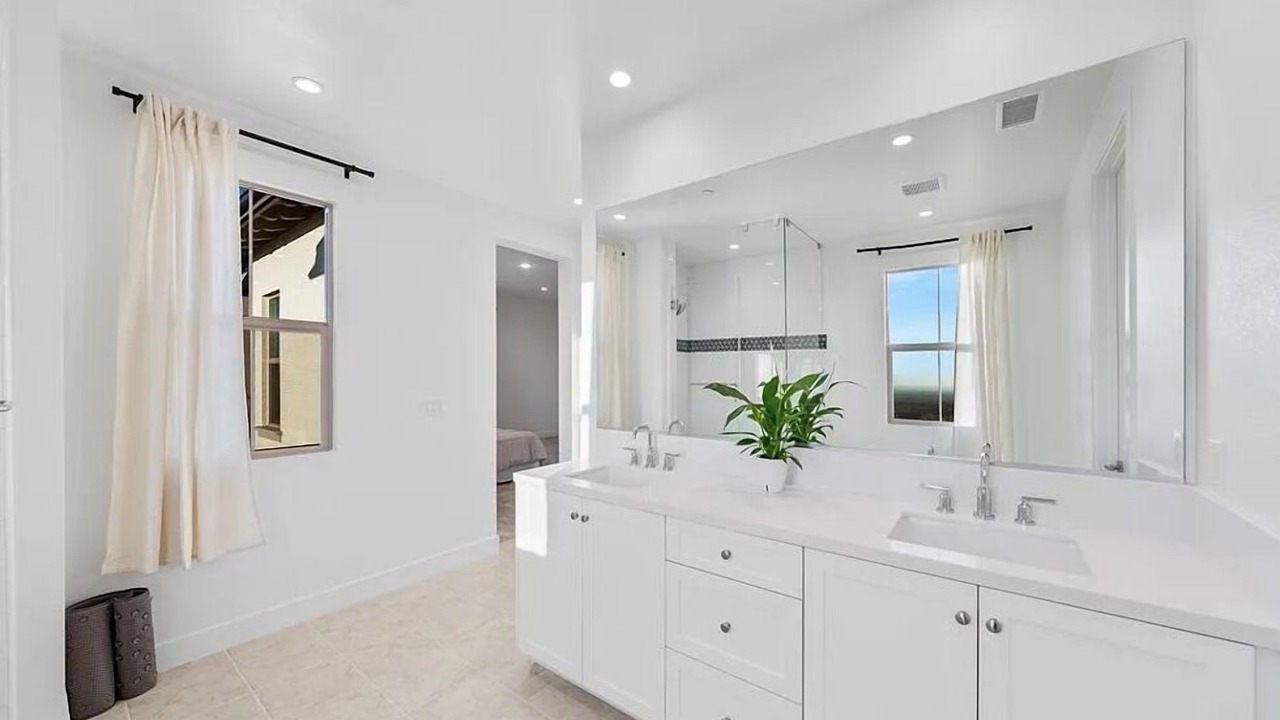 Photo of Bathroom in Portola Springs