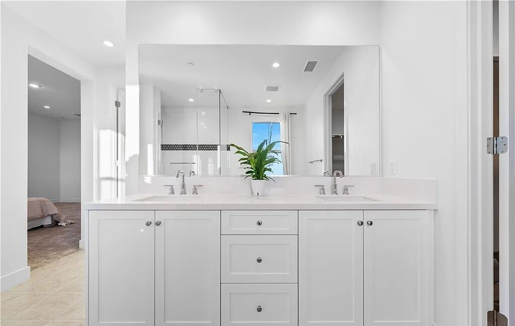 Photo of Bathroom in Portola Springs