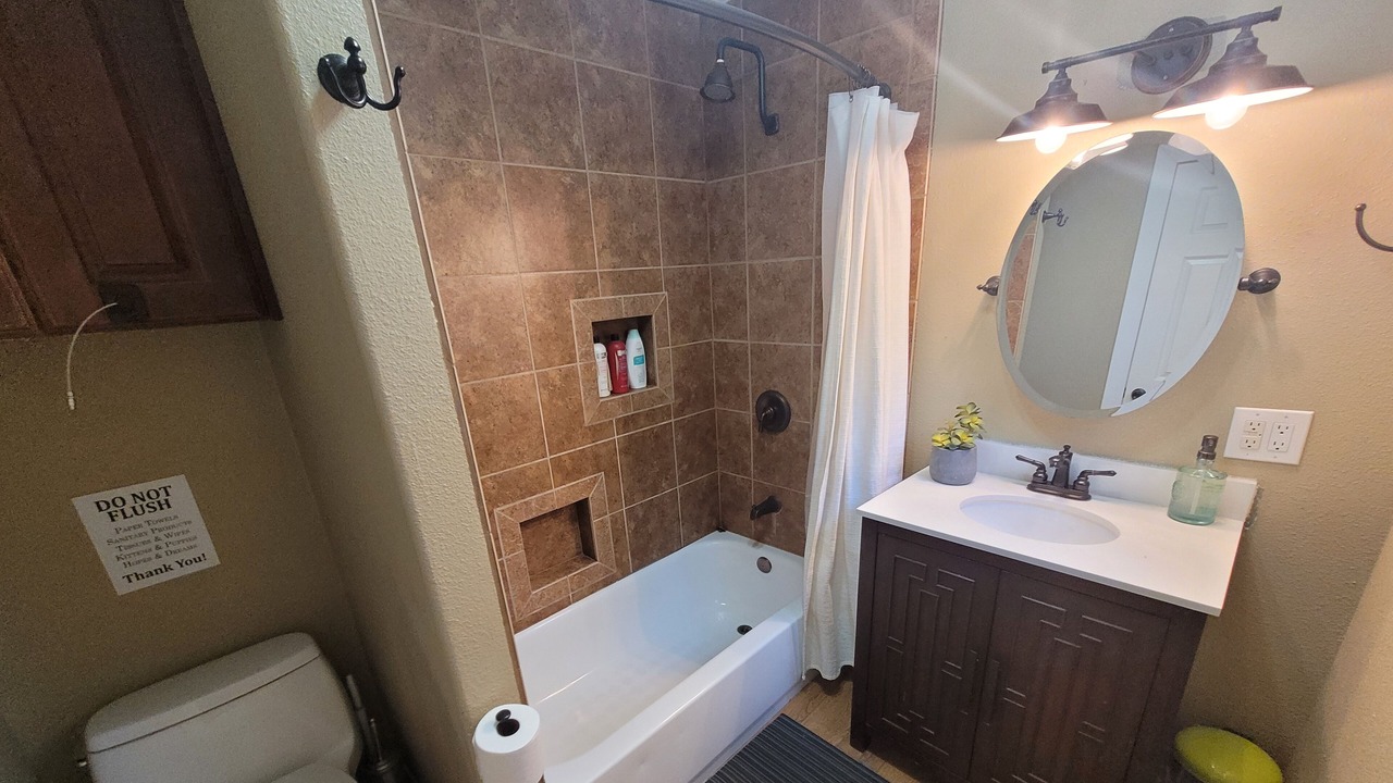 Photo of Bathroom in Green Valley Lake