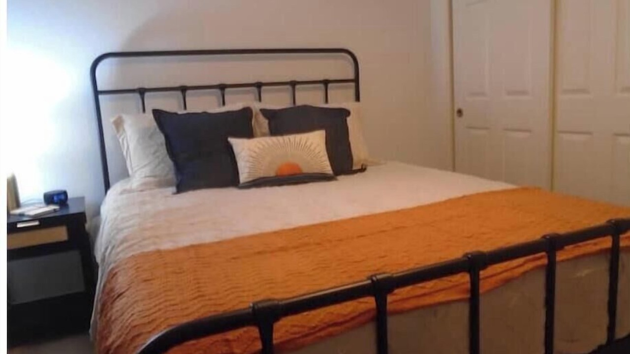 Photo of Bedroom in Oleander - Sunset