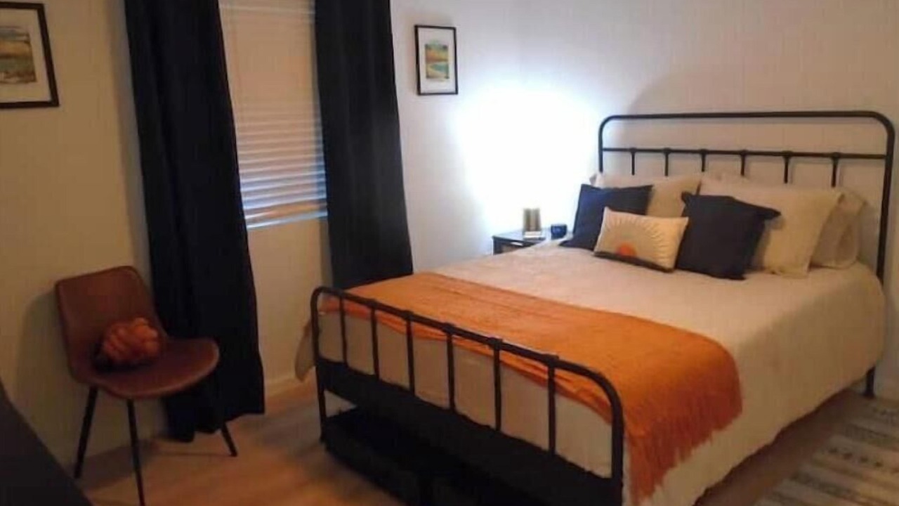Photo of Bedroom in Oleander - Sunset