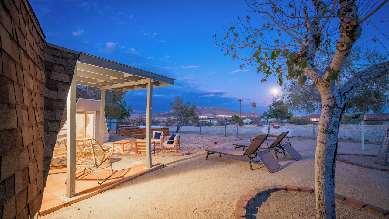 Photo of Patio Balcony in Panorama Heights